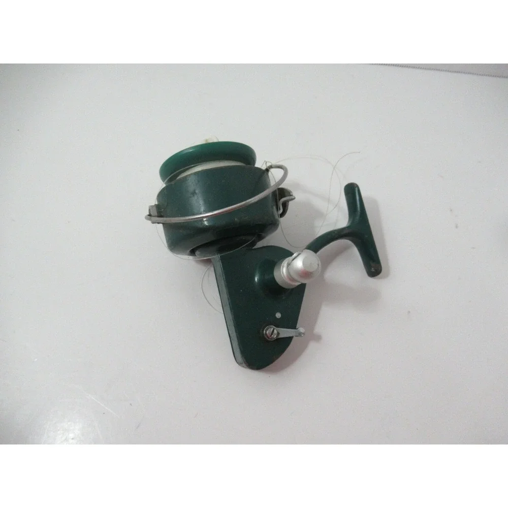 Penn 710 Greenie Spinfisher Spinning Reel USED for parts works but no handle